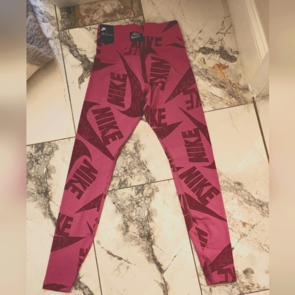 Nike Women Tights - New with Tags